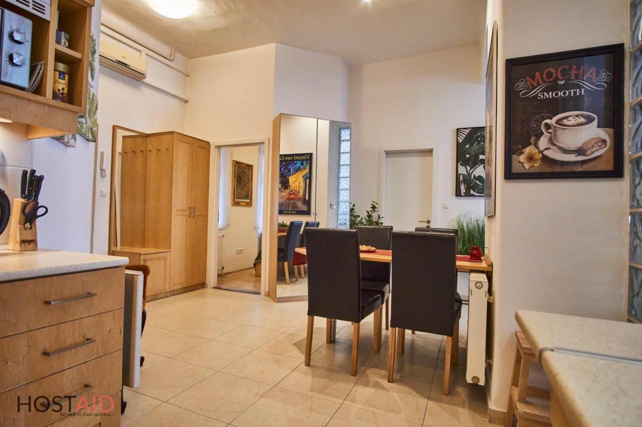 M52 Apartment - Hostaid Budapest Exteriör bild