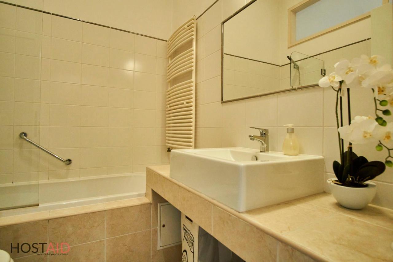 M52 Apartment - Hostaid Budapest Exteriör bild